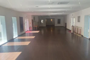 Open Space - 33450 - 20 postes - 300€