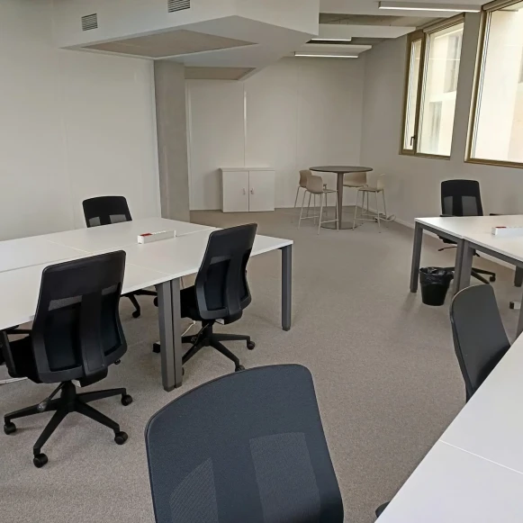 Bureau privé 56 m² 12 postes Location bureau Rue Philippe Jolly Bordeaux 33800 - photo 2