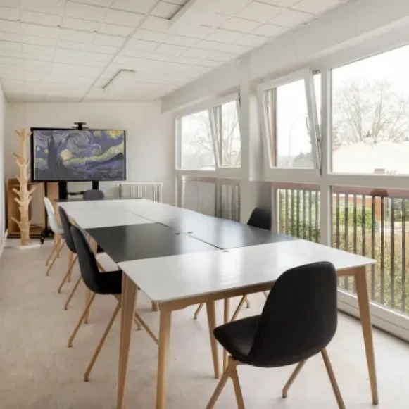 Espace indépendant 28 m² 14 postes Location bureau Place des Hameaux Ris-Orangis 91130 - photo 1