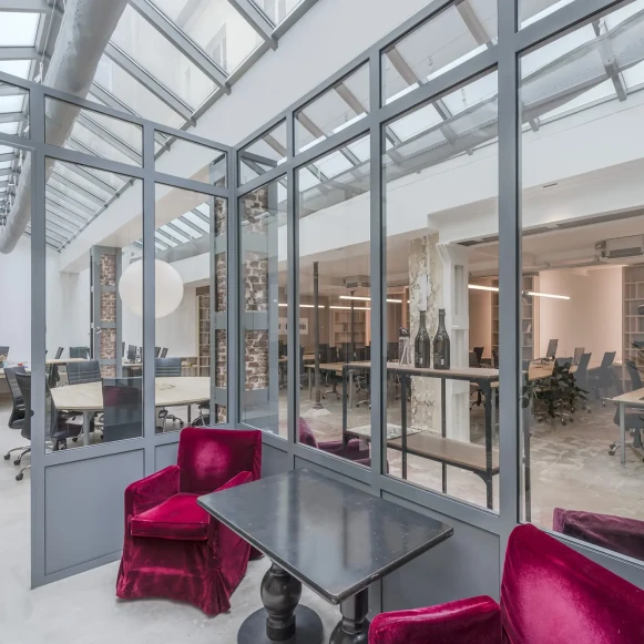 Espace indépendant 270 m² 45 postes Location bureau Rue de la Fidélité Paris 75010 - photo 4
