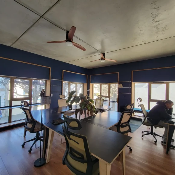 Bureau privé 33 m² 6 postes Coworking Rue Lénine Ivry-sur-Seine 94200 - photo 1