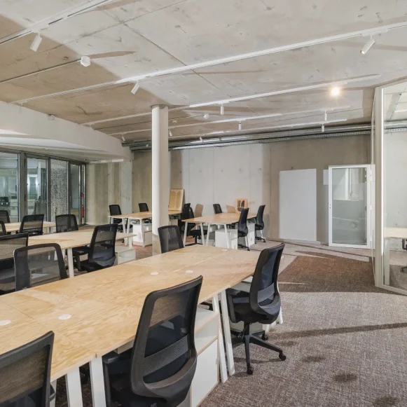Bureau privé 70 m² 27 postes Coworking Boulevard Godard Bordeaux 33300 - photo 2