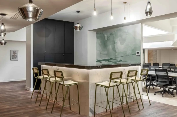 Espace indépendant - 75008 - 55 postes - 45000€