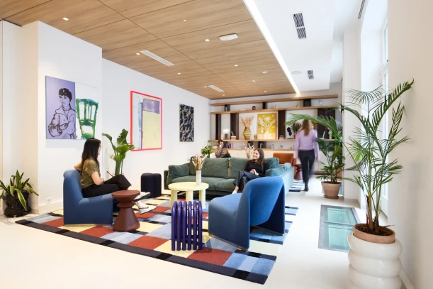 Open Space - 75008 - 4 postes - 350€