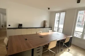 Bureau privé - 75010 - 4 postes - 2200€
