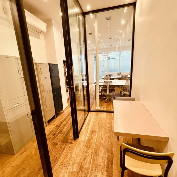 Espace indépendant 40 m² 12 postes Coworking Rue de Cléry Paris 75002 - photo 4