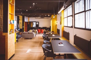 Open Space - 75011 - 10 postes - 200€