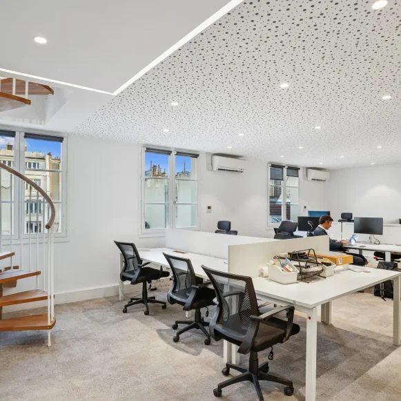 Bureau privé 115 m² 23 postes Coworking Rue de Paradis Paris 75010 - photo 3