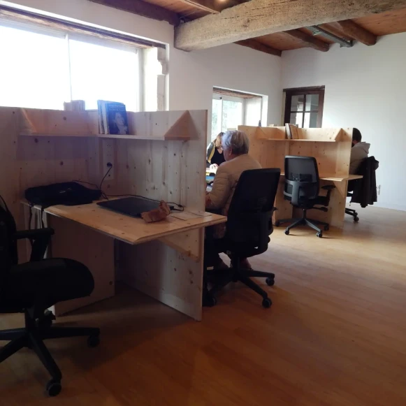 Open Space  8 postes Coworking Rue de Grolleau Sainte-Soulle 17220 - photo 2