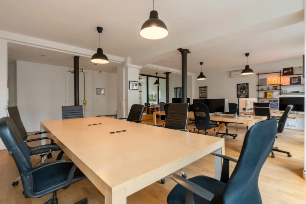 Open Space - 75003 - 4 postes - 360€