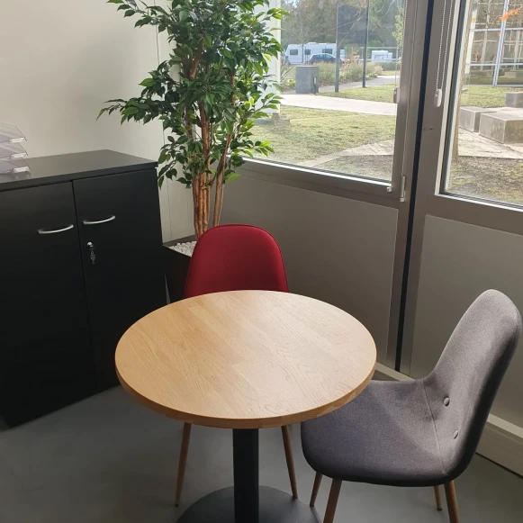 Bureau privé 15 m² 2 postes Coworking Avenue de Canteranne Pessac 33600 - photo 2