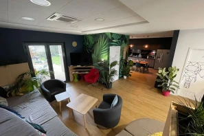 Open Space - 33300 - 4 postes - 250€