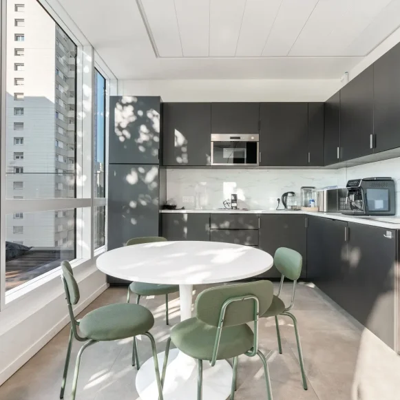 Bureau privé 99 m² 18 postes Location bureau Rue Pablo Neruda Levallois-Perret 92300 - photo 1