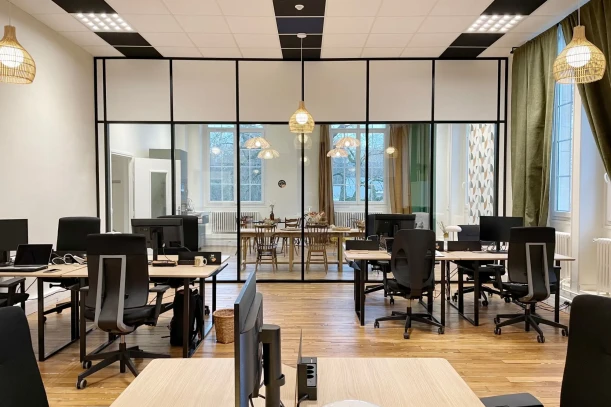 Open Space - 92160 - 10 postes - 320€