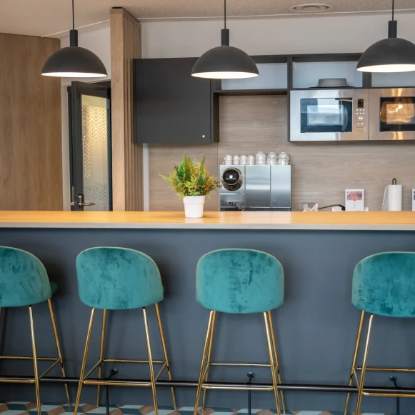 Bureau privé 13 m² 3 postes Coworking Rue de Luxembourg Lille 59800 - photo 7