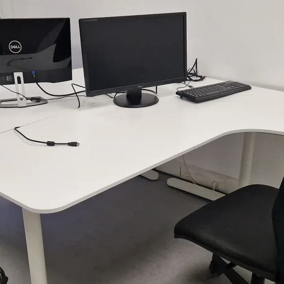 Bureau privé 21 m² 4 postes Location bureau Rue Notre Dame des Victoires Paris 75002 - photo 2