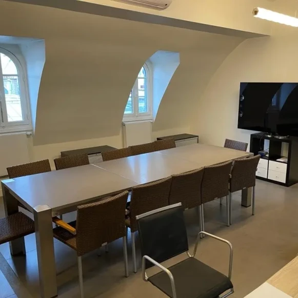 Bureau privé 46 m² 8 postes Coworking Avenue Raymond Poincaré Paris 75016 - photo 4