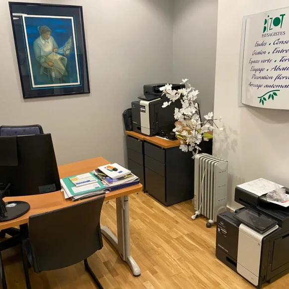 Espace indépendant 27 m² 6 postes Location bureau Rue Amelot Paris 75011 - photo 3