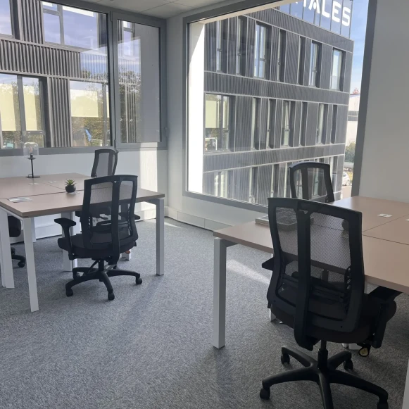 Bureau privé 4 m² 1 poste Location bureau Rue du Danemark Carquefou 44470 - photo 1