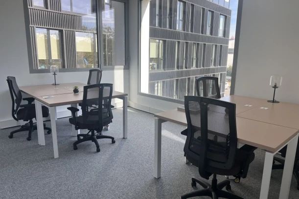 Bureau privé - 44470 - 3 postes - 1014€