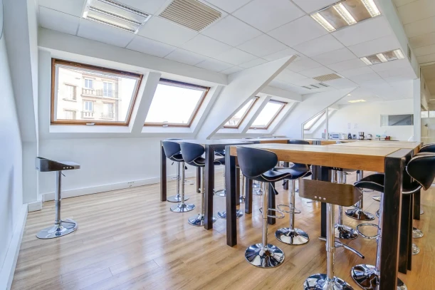 Espace indépendant - 93400 - 30 postes - 10000€