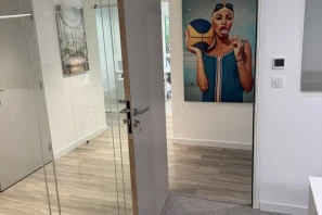 Open Space - 06000 - 18 postes - 350€