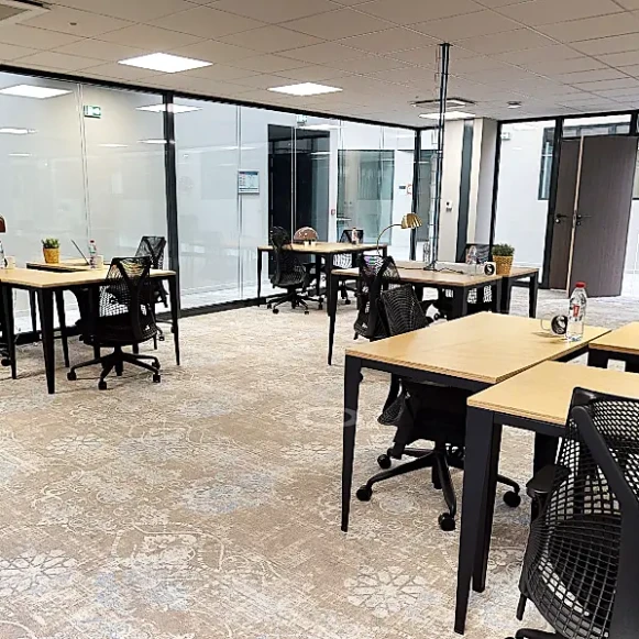 Bureau privé 67 m² 16 postes Coworking Avenue Thiers Nice 06000 - photo 1