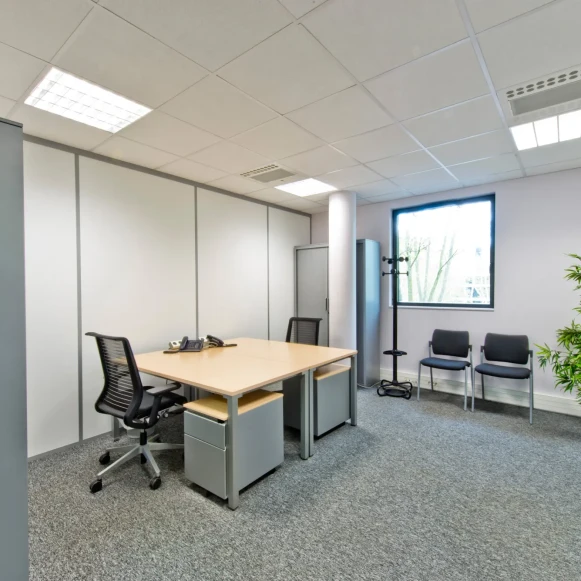 Bureau privé 50 m² 10 postes Location bureau Avenue Général Leclerc Vienne 38200 - photo 3