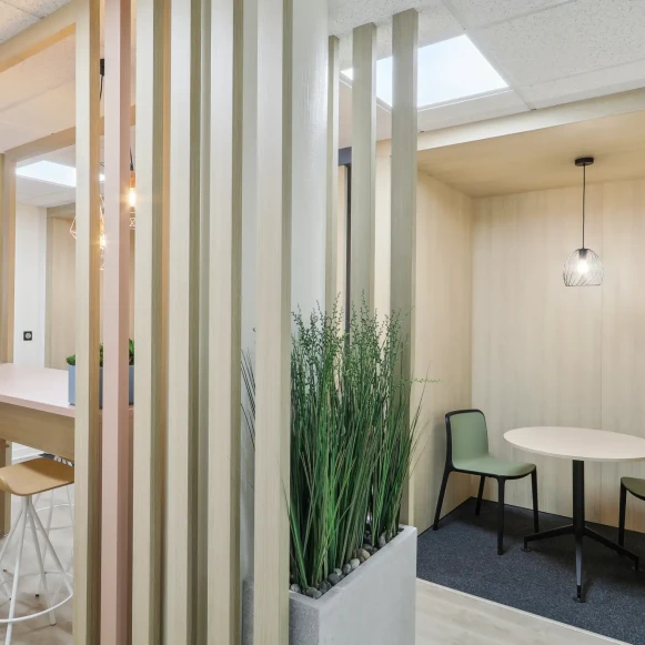 Bureau privé 10 m² 2 postes Coworking Boulevard Vincent Gâche Nantes 44200 - photo 7