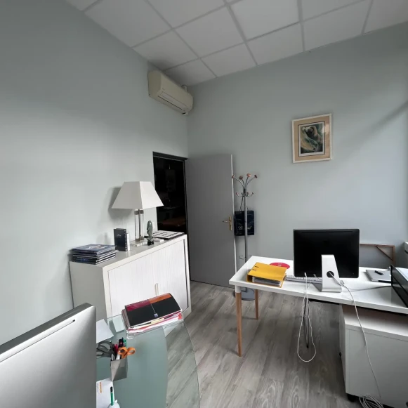 Bureau privé 12 m² 3 postes Location bureau Rue de Charenton Paris 75012 - photo 9