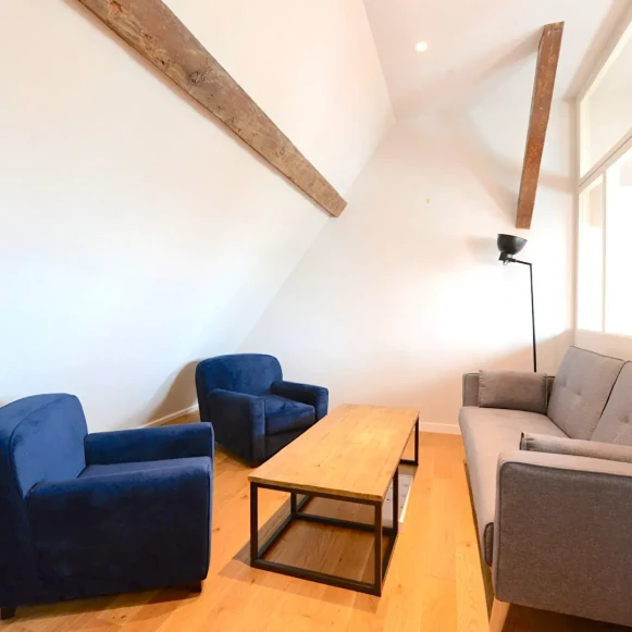 Espace indépendant 70 m² 5 postes Location bureau Cours du Médoc Bordeaux 33300 - photo 2