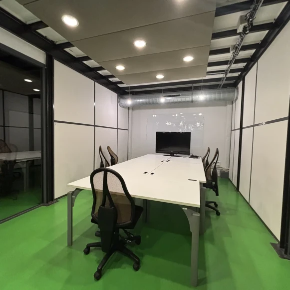Bureau privé 16 m² 4 postes Coworking Rue du Chemin Vert Paris 75011 - photo 12