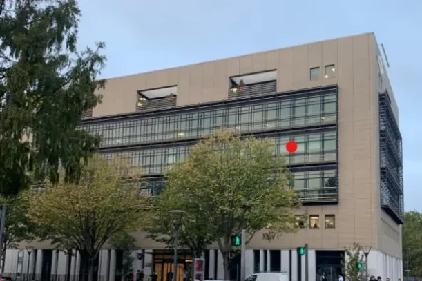 Bureau privé - 69007 - 4 postes - 600€