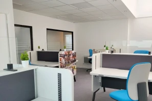 Open Space - 35510 - 8 postes - 225€