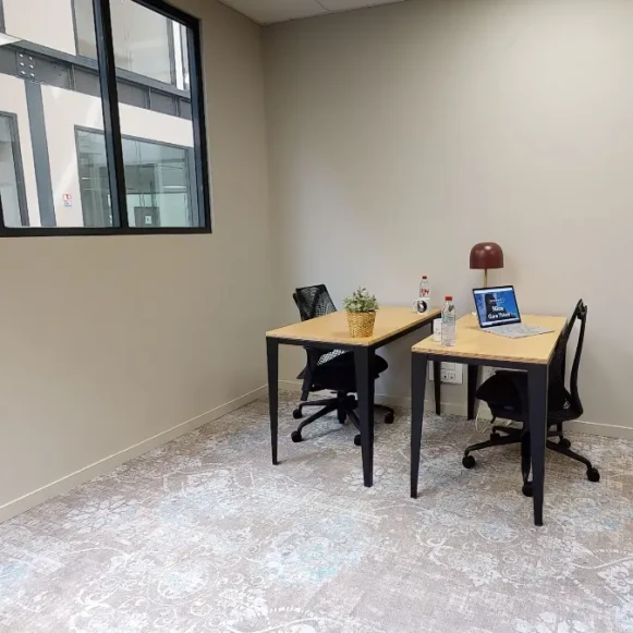Bureau privé 10 m² 2 postes Coworking Avenue Thiers Nice 06000 - photo 1