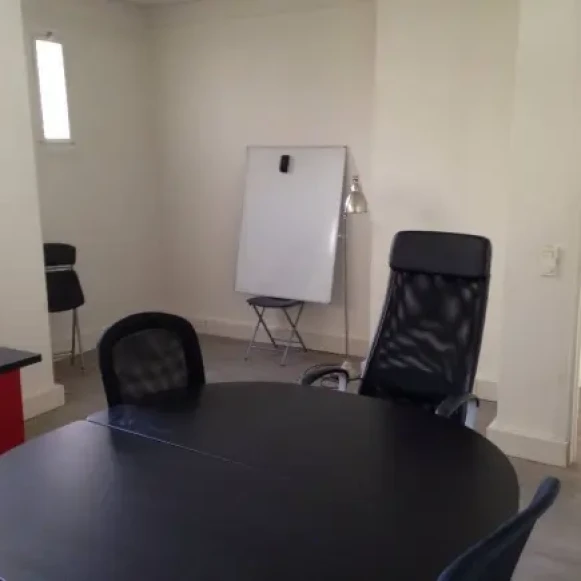 Bureau privé 25 m² 5 postes Location bureau Rue de Lourmel Paris 75015 - photo 9