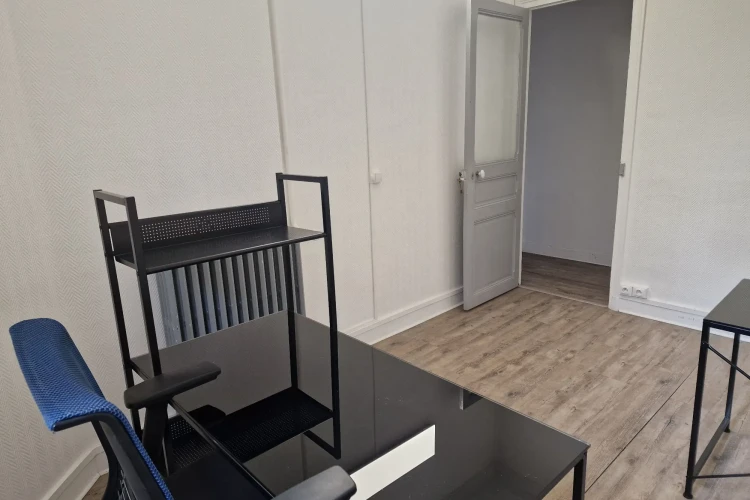 Bureau privé - 92400 - 3 postes - 690€