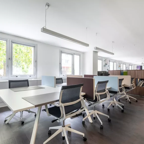 Bureau privé 5 m² 1 poste Coworking Avenue Charles de Gaulle Neuilly-sur-Seine 92200 - photo 2