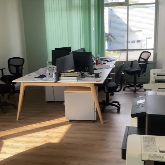 Bureau privé 32 m² 6 postes Coworking Rue Blaise Pascal Chilly-Mazarin 91380 - photo 1