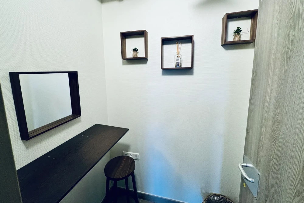 Open Space - 01210 - 16 postes - 150€