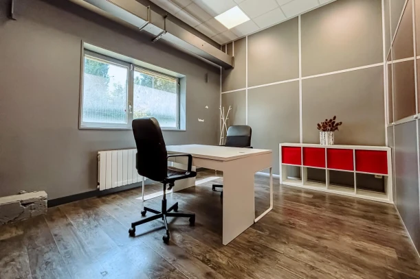 Bureau privé - 78711 - 3 postes - 520€