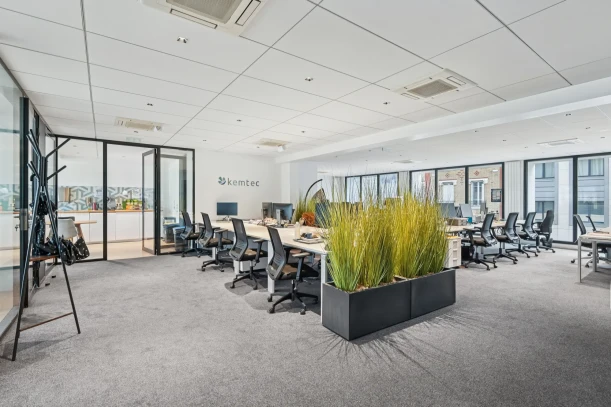 Espace indépendant - 92300 - 30 postes - 9000€