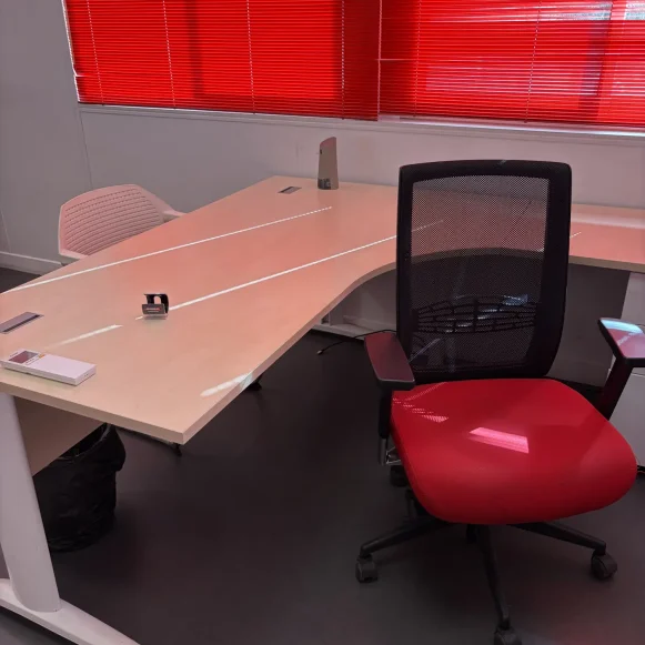Bureau privé 15 m² 2 postes Location bureau Rue Pierre Martin Chelles 77500 - photo 5