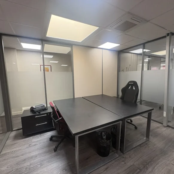 Bureau privé 14 m² 4 postes Coworking Rue Marcel Mérieux Lyon 69007 - photo 3