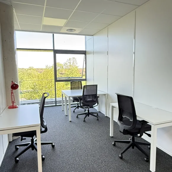 Bureau privé 14 m² 4 postes Location bureau Avenue François Pignier Bourg-en-Bresse 01000 - photo 1