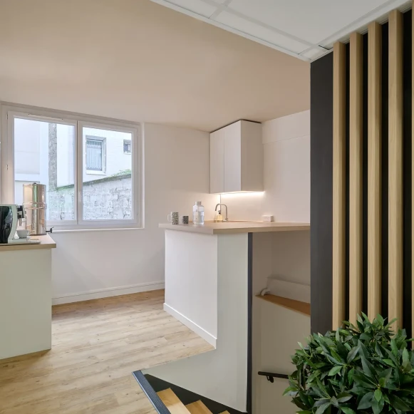 Bureau privé 22 m² 4 postes Location bureau Rue Pierre Nicole Paris 75005 - photo 1
