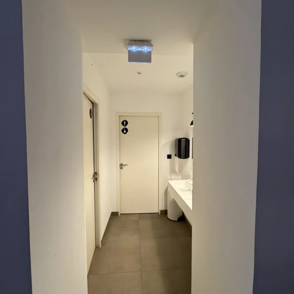 Bureau privé 75 m² 12 postes Coworking Rue de La Jonquière Paris 75017 - photo 8
