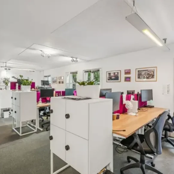 Bureau privé 36 m² 12 postes Location bureau Rue Henry Monnier Paris 75009 - photo 1