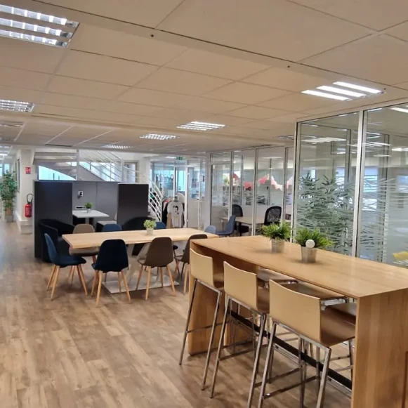 Bureau privé 18 m² 4 postes Coworking Rue Cardinet Paris 75017 - photo 5