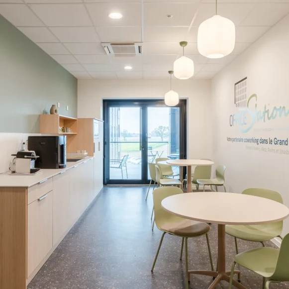 Bureau privé 16 m² 1 poste Location bureau Rue de Lisbonne Schiltigheim 67300 - photo 7